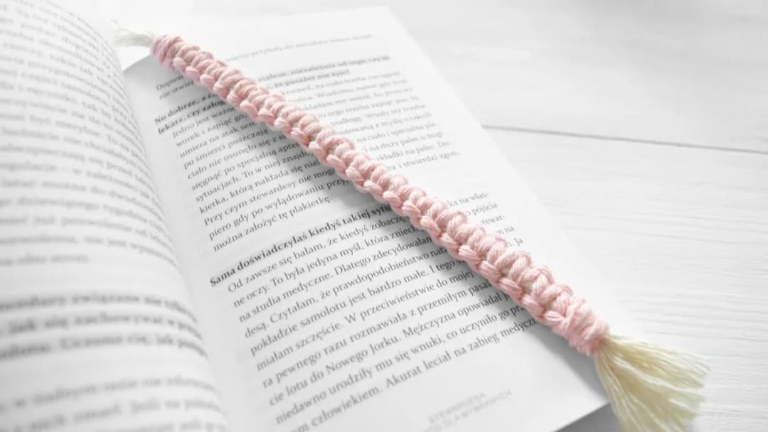Jak zrobić makramę zakładkę do książki - proste kroki i porady