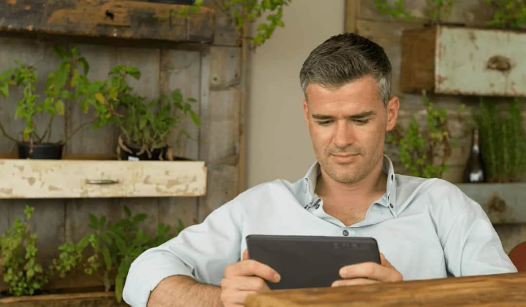 Jak ściągać książki na Kindle za darmo i uniknąć nielegalnych źródeł